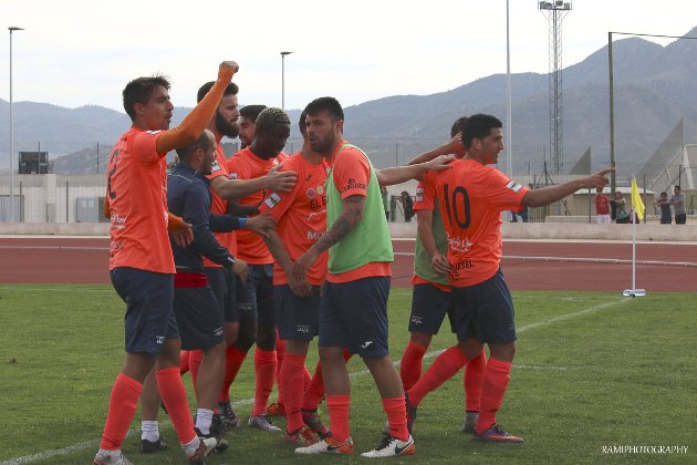 Valioso triunfo 0-3 del @CD_EJIDO ante @FcJumilla con dos goles de Narváez y uno de <a href="/sergiomargar/">Sergio Martín</a> deporteselejido.com/futbol/1303201…