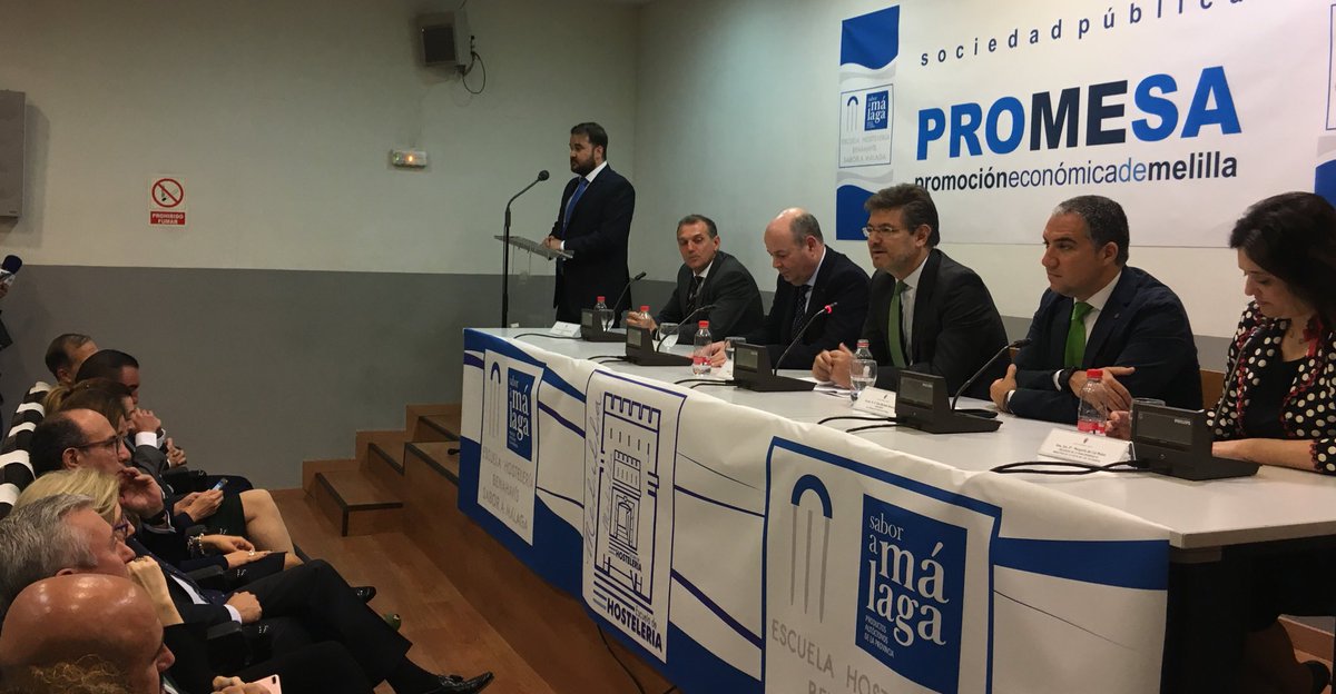 ondaceromelilla's tweet photo. .@RafaCatalaPolo agradece a los alumnos de la @ehmelilla su esfuerzo. Destaca la importancia del sector de la hostelería para España. https://t.co/dVci5wUIXj