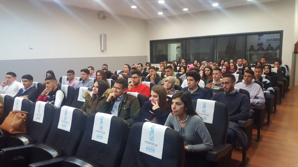 Merchedemelilla's tweet photo. El Mtro @justiciagob @RafaCatalaPolo le dice a los  alumnos @ehmelilla 
que con esta preparación serán lo que quieran ser @DConesaMinguez https://t.co/iYlziqUjgr