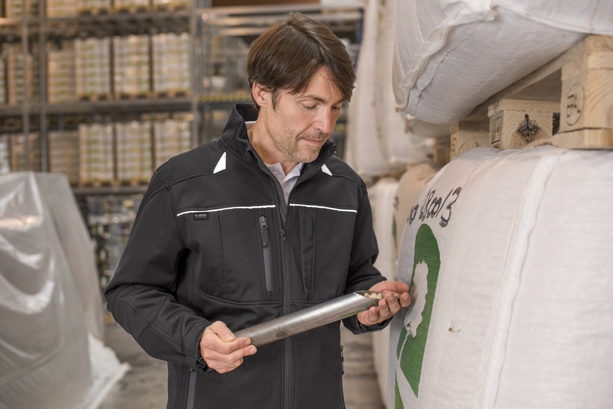 MEWA_AT's tweet image. Gewappnet für jedes Aprilwetter mit den neuen #Softshelljacken der Kollektion #Dynamic von #mewatm Details unter mewa.tm/2mi3vRK