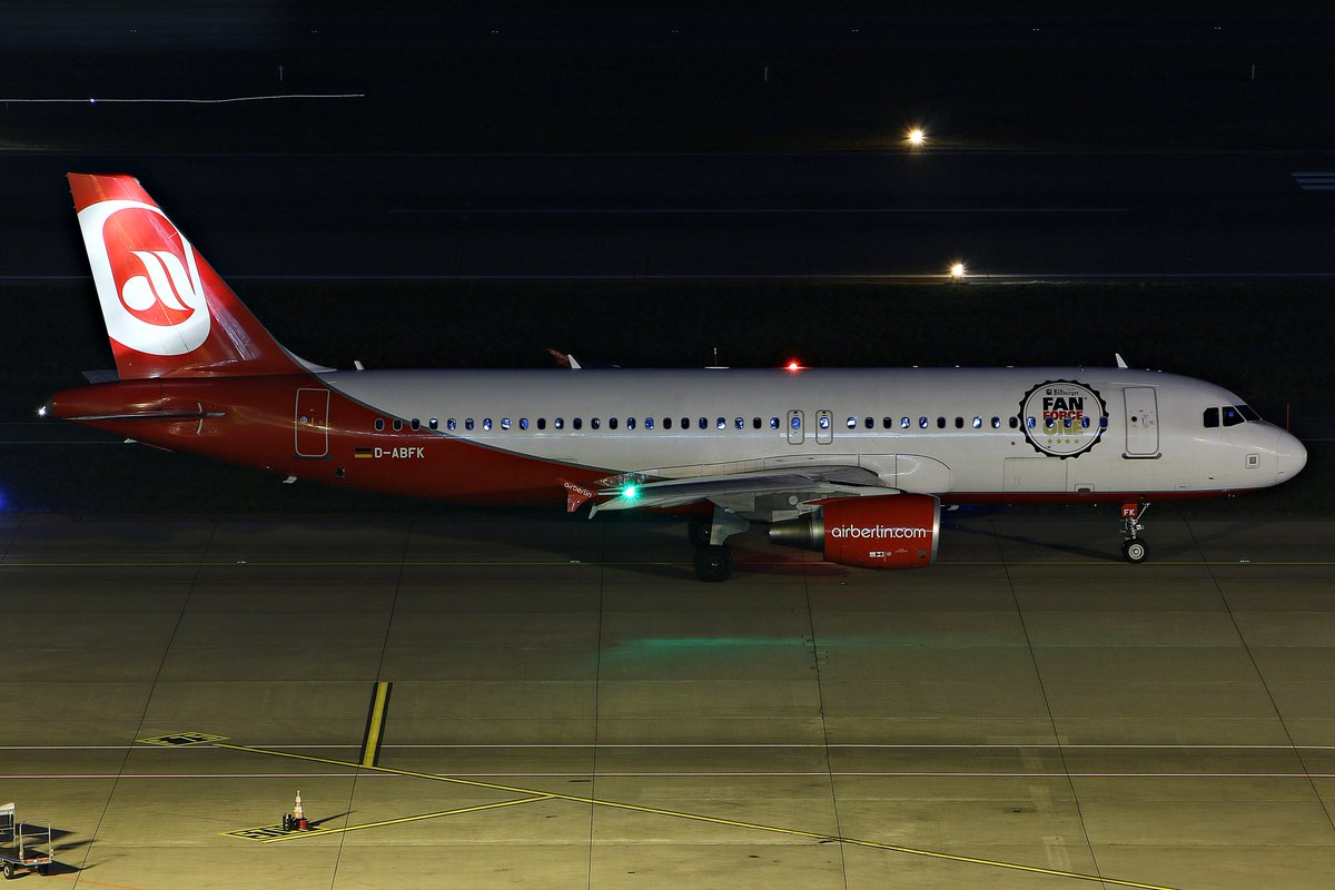 ArthurBay_'s tweet photo. D-ABFK Air Berlin Airbus A320-200 - cn 4433 #ZRHmovements #fanforceone #avgeek #airberlin #ZRHmovements #nigthshoot https://t.co/Gmlk1yCtzt