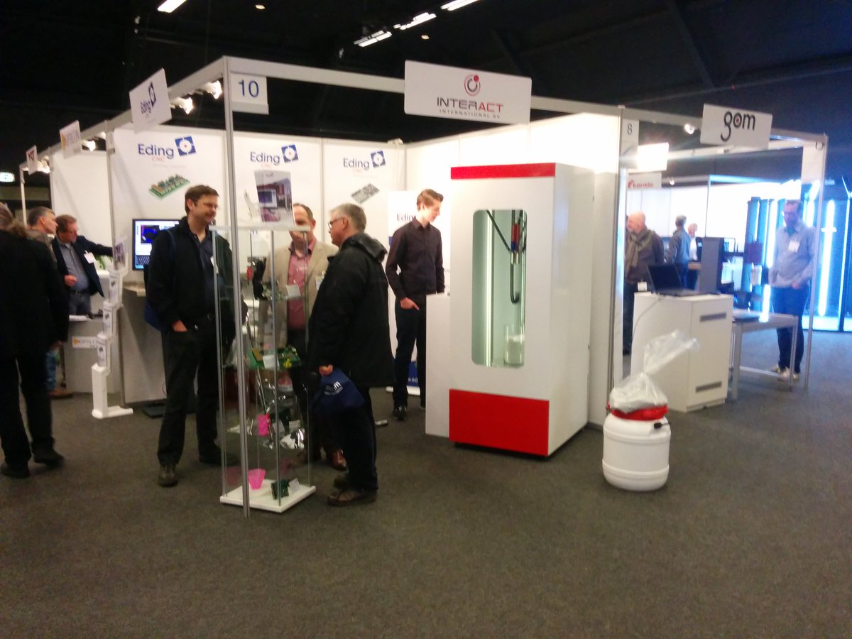 interactbv's tweet image. Op de #RapidPro17 hebben wij onze pellet  driven 3D printer gepresenteerd!
Bekijk de foto's