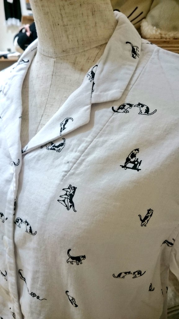 フェリシモ猫部 西宮ガーデンズ店 やっぱり猫が好きパジャマ 西宮ガーデンズ店では レディースのm L Llサイズが入荷しております 通信販売ではメンズもございますニャ Fwf