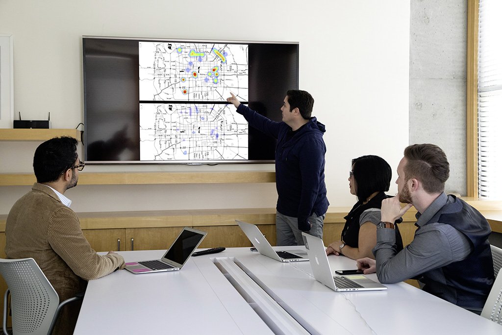 Digital pioneering work: Volkswagen uses quantum computers - cooperation with D-Wave Systems. #VWGroup #CeBIT17 vwgroup.to/2Lq5309QtAk