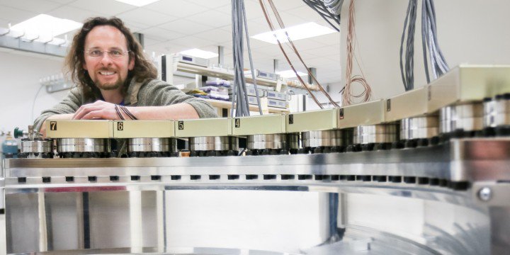 ORNLNeutrons's tweet photo. New 2D detector @ORNL promises expanded #neutronscattering capabilities for WAND users, #timetosolution #3Dviz, https://t.co/mjUHPrZHzW https://t.co/50q4yefURD