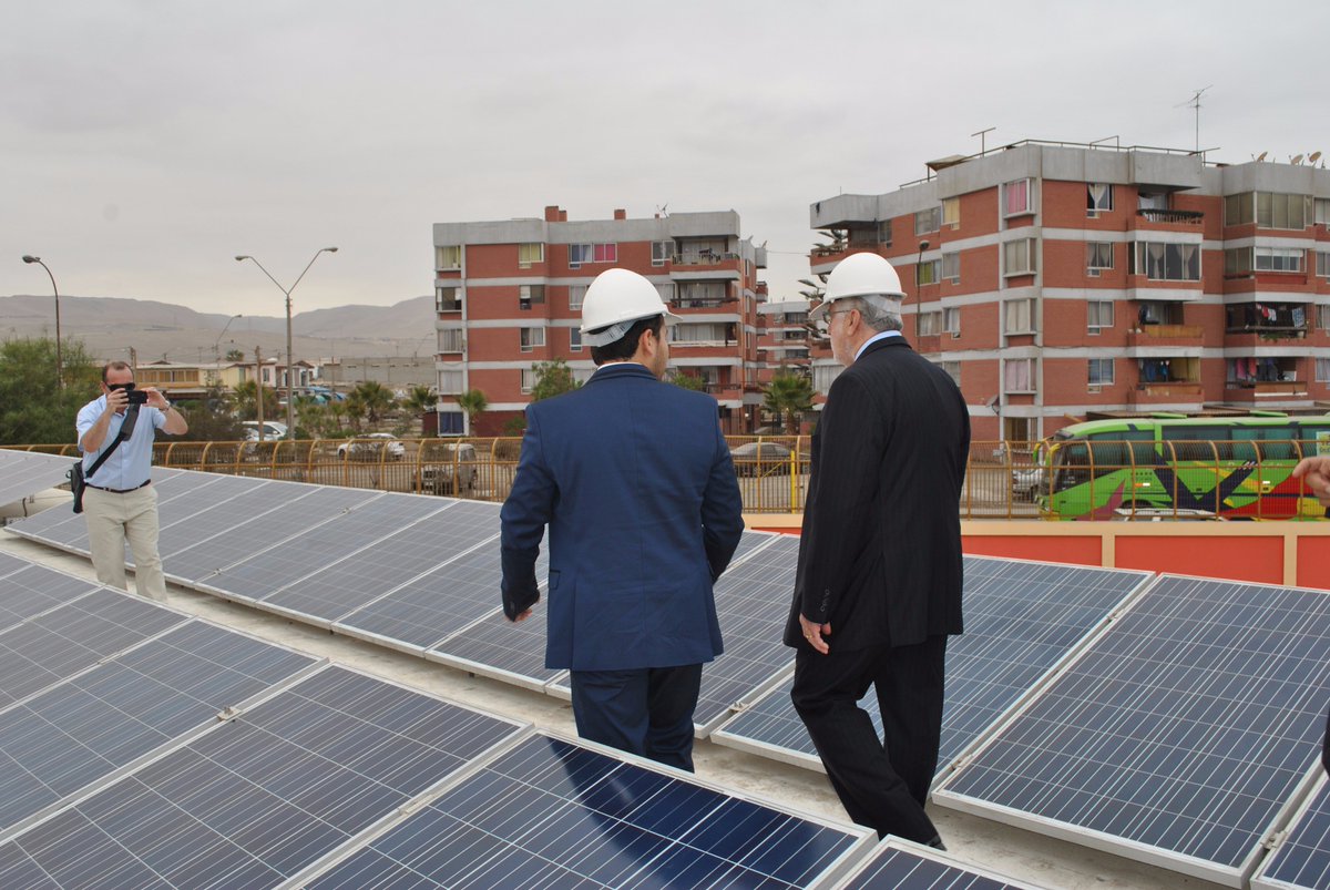 Solar_Trust's tweet photo. Recordamos la visita del Ministro Pacheco al Liceo Pablo Neruda, primero de la Zona Norte conectado a Generación Ciudadana #SolarTrust. https://t.co/k9e36kKJyM