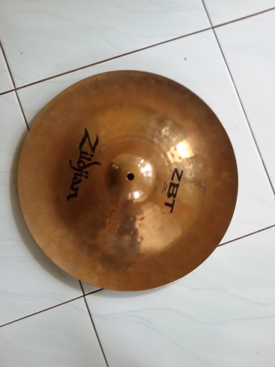 FS zildjian zbt china 16 masih mulus harga RP.750.000 nego info WA 085721310047 thanks <a href="/DrumBagus/">@DrumBagus</a>