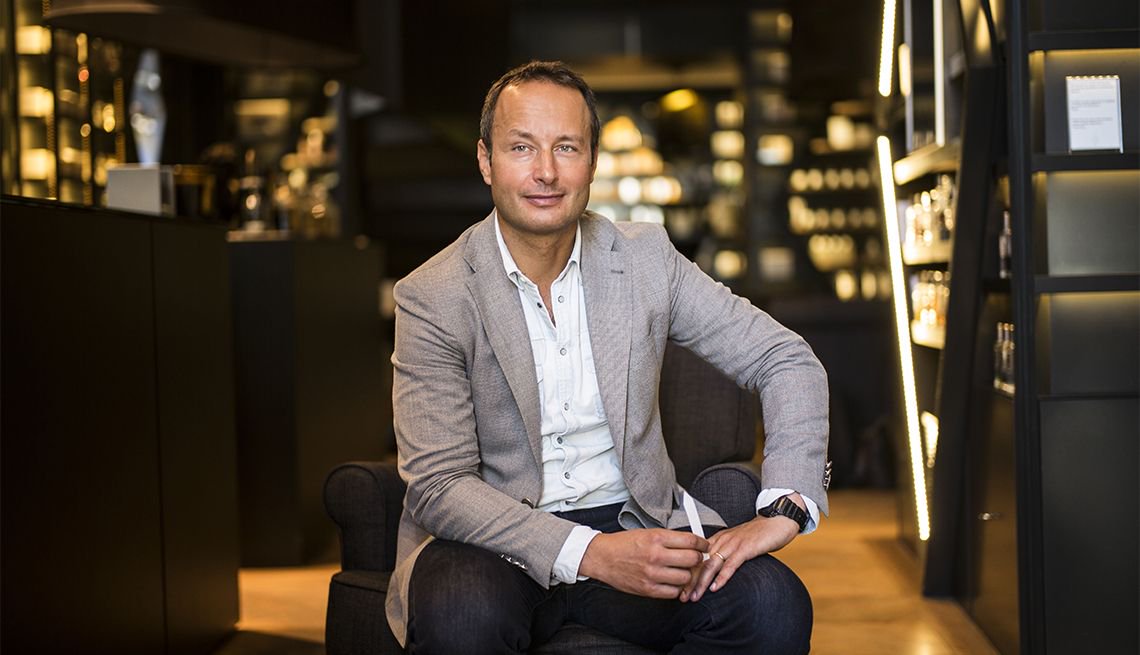 Interview de Etienne de Swardt créateur d'<a href="/EtatLibreOrange/">Etat Libre d'Orange</a> et partenaire des premières heures du #nezinsurgé. buff.ly/2nf987U