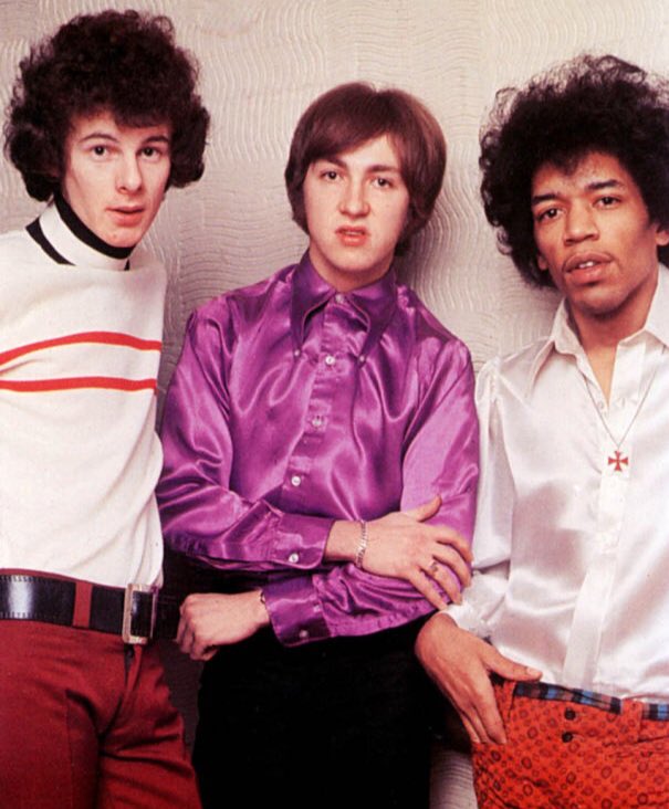 anarchypopcorn's tweet photo. #JimiHendrix #guitar https://t.co/Z9bwYgQPUi