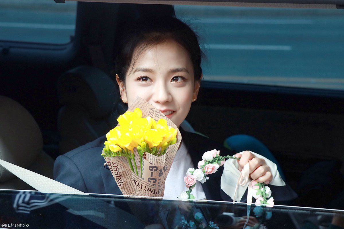 꽃받고 기분 좋아졌츙 
i.imgur.com/CzoKRBJ.jpg
i.imgur.com/p0x2oSX.jpg