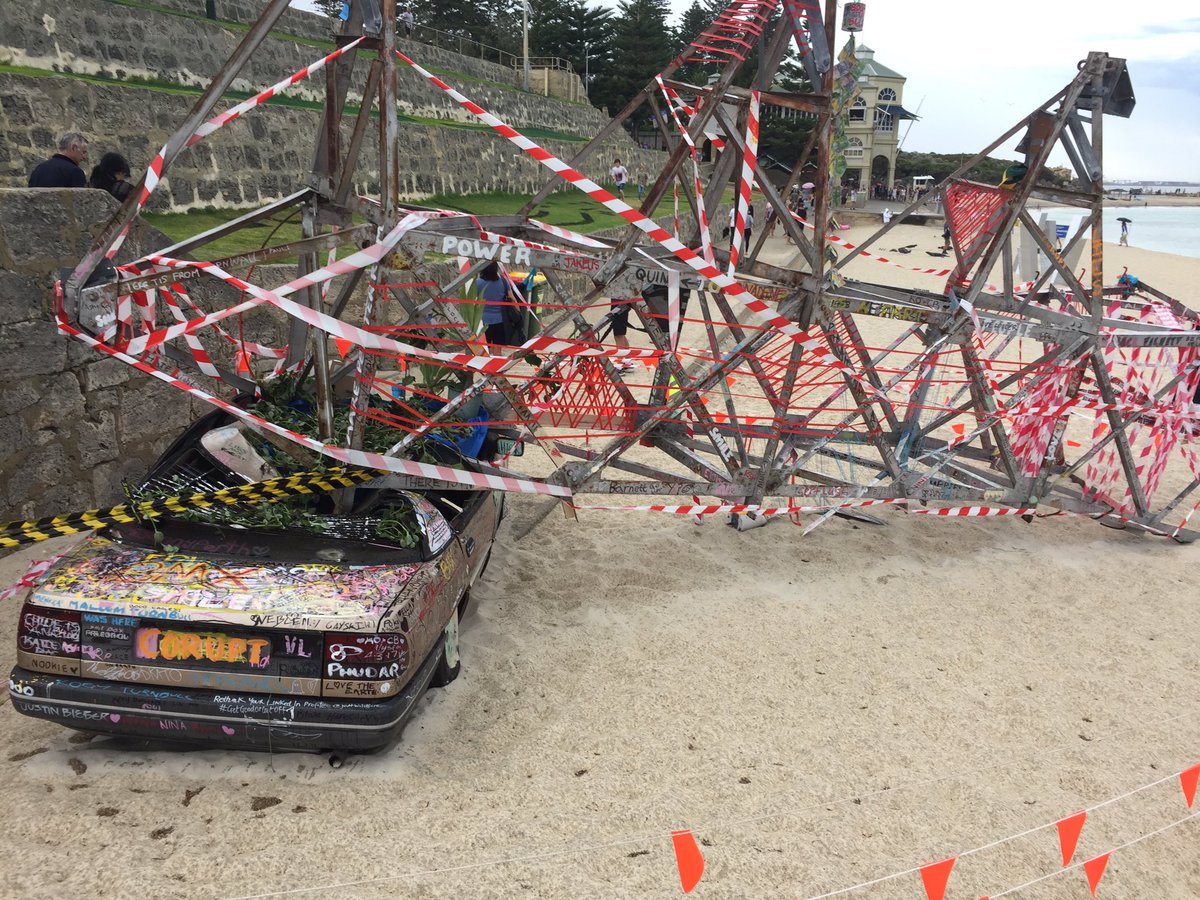 anarchypopcorn's tweet photo. #sculpturesbythesea #cottesloe #illido #art https://t.co/IaZiqHxkMz