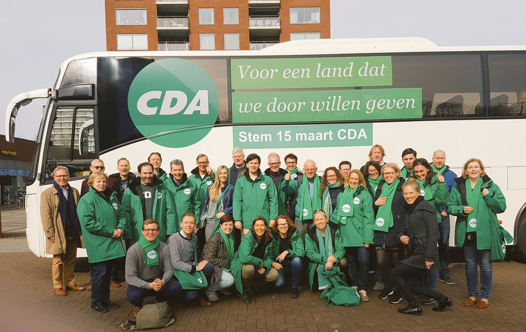 Op campagnetour met <a href="/cdavandaag/">CDA</a> Heel #Rotterdam kleurt groen 😀 #ikstemCDA