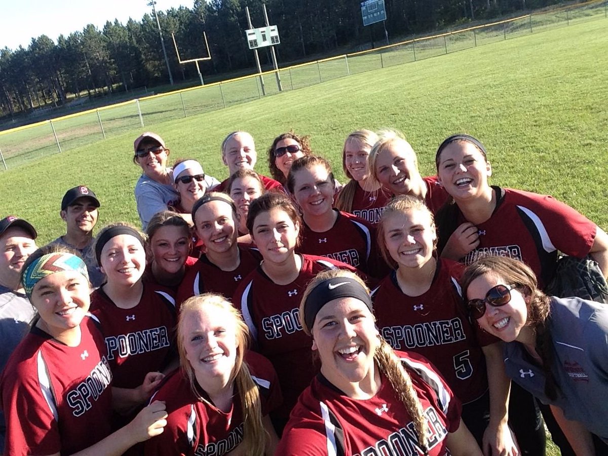 HoefsMarley's tweet photo. Happy 1st day of practice for the best sport in the world to all my former ball players! #fastpitchislife #imissitalready https://t.co/xTIcsfiCpr