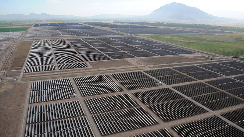 BrukBetSolar's tweet photo. China has built the world's largest solar farm.#pv #photovoltaic #solarenergy https://t.co/8BBfQtdcxv https://t.co/G9XFYRKDtc