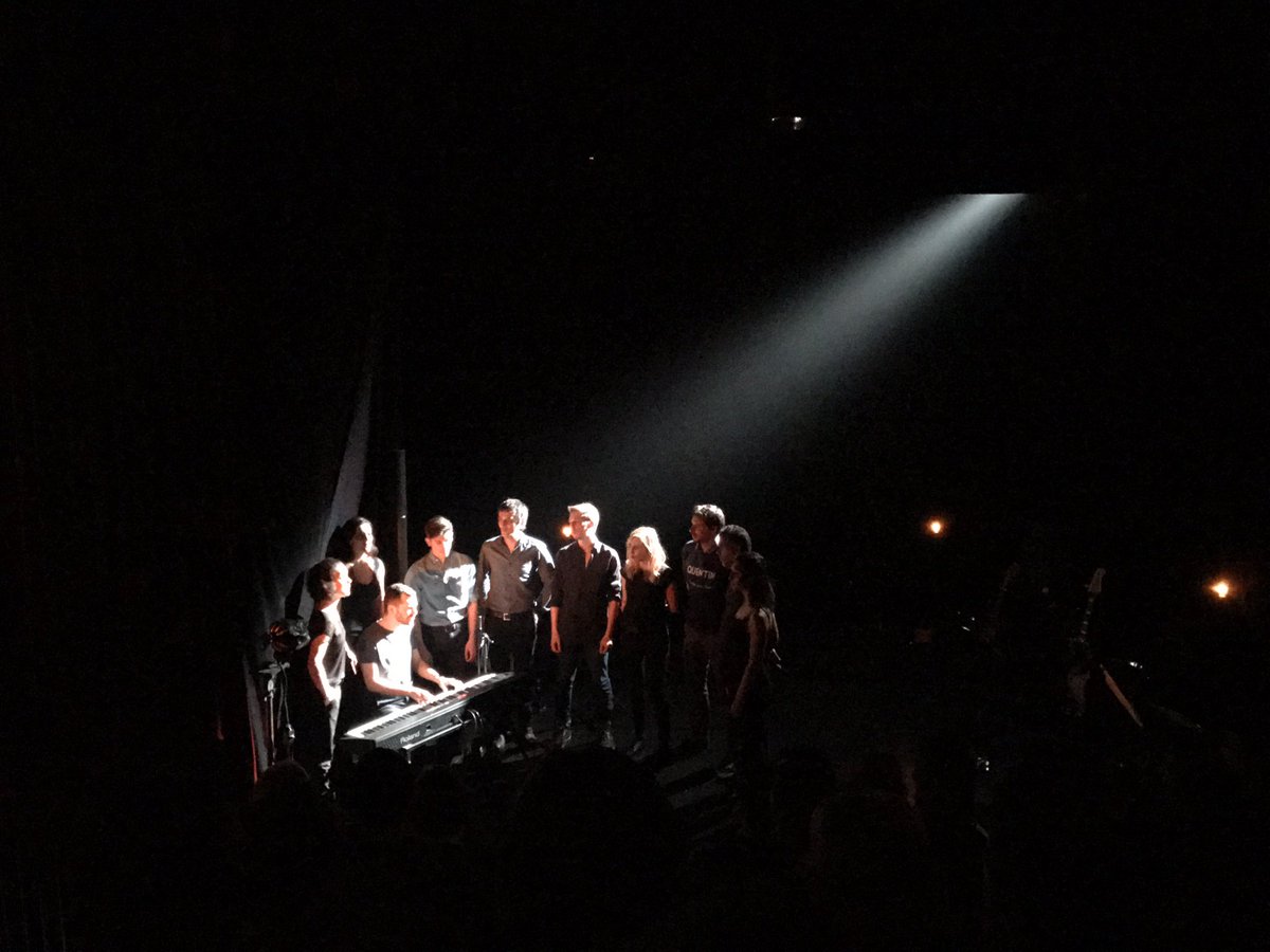 #lundi #lesfunambules chantent l'amour pour tous #Tolerance <a href="/StudioHebertot/">Studio Hébertot</a> @funambulesAlbum