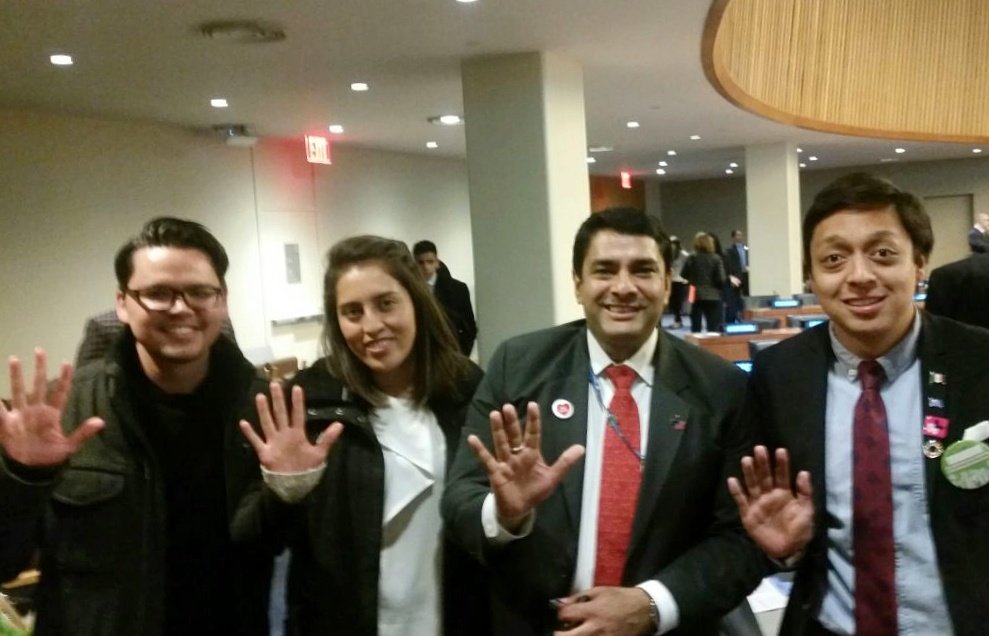 unam_heforshe's tweet photo. Representantes #HeForSheUNAM en el @YouthForumCSW este fin de semana en la sede de las Naciones Unidas en NY.
Gracias @ravikarkara https://t.co/ug5HXdAf90