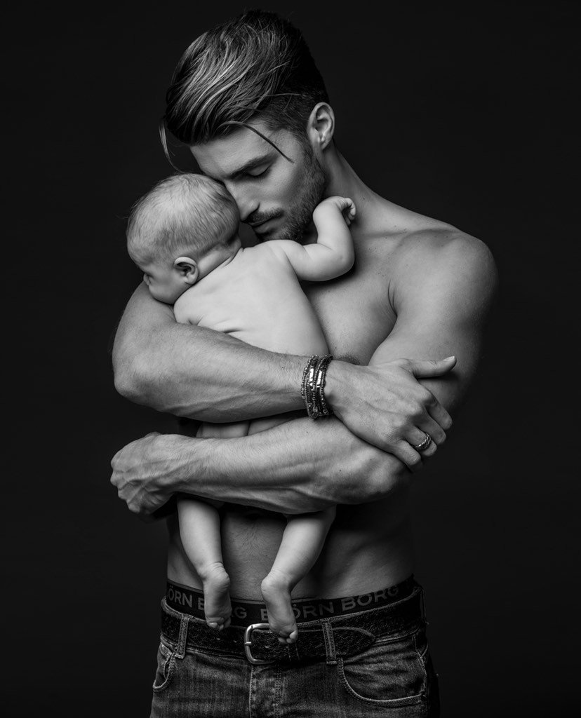 In a simple hug you can have the entire word 🌹#ilpoteredeigesti