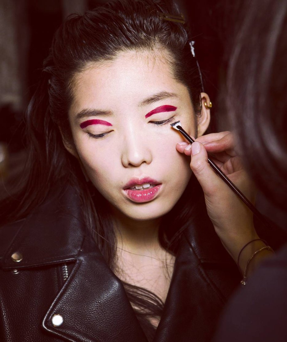 Forward PRβ’ (@forwardpr) on Twitter photo Graphic Eyes. <a href="/AOFMakeup/">AOFM PRO & Academy</a> designed and executed these colourful looks for <a href="/PaulCostelloeUK/">Paul Costelloe</a>'s AW17 show over London Fashion Week #LFW #aofmpro Graphic Eyes. <a href="/AOFMakeup/">AOFM PRO & Academy</a> designed and executed these colourful looks for <a href="/PaulCostelloeUK/">Paul Costelloe</a>'s AW17 show over London Fashion Week #LFW #aofmpro