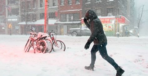 El noreste de Estados Unidos se prepara para una fuerte tormenta de nieve uni.vi/iKwH309QM5L