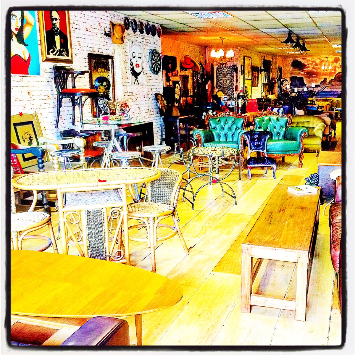 SurviveRevive's tweet photo. If your looking for something a bit different, then you've come to the right place! #vintage #retro https://t.co/sUhVDrUcjh