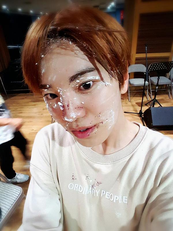 high10sion's tweet photo. This is Infinite 🎉🎂💕💕 https://t.co/TEFt9iYWB1