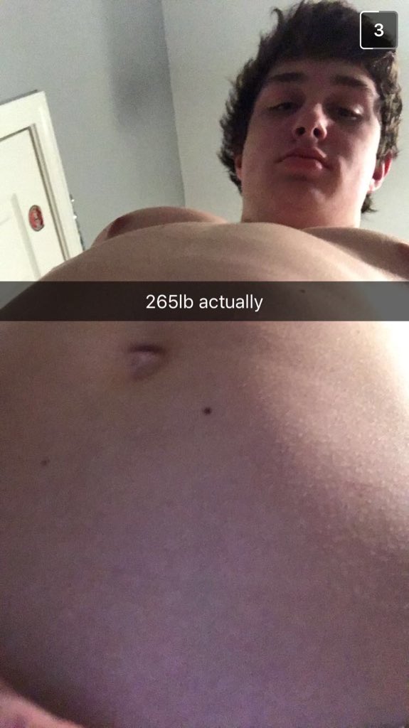NasserJosh's tweet photo. Happy birthday boi goose #yellowmayo #Sirdonaldtrump #thegooseliveson https://t.co/USZfKdWzoP