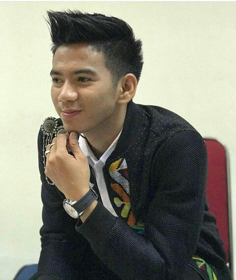 supiana90's tweet photo. Jmbul sma snyum ny uhhh #DA4KembaliDiGoyangRizkiRidho https://t.co/SIEPm0lGVx