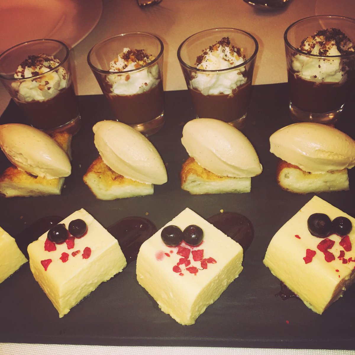 _casadelcarmen's tweet photo. Lo mejor siempre se hace esperar... Nuestro surtido de postres de La Casa del Carmen. ¡Tienes que probarlo!
https://t.co/fVIulXZUxr https://t.co/fheHabBUJN