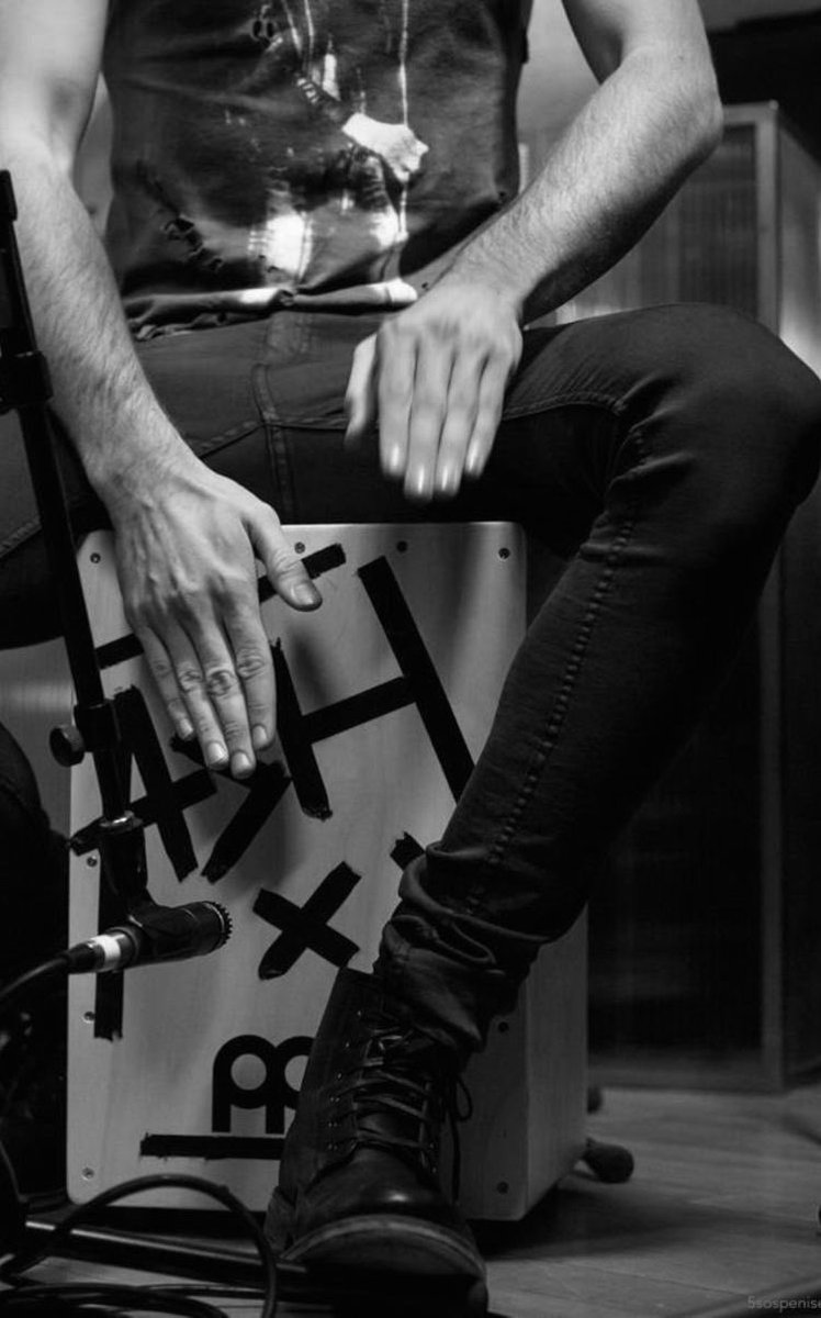 em_is_a_dweeb's tweet photo. #5SOSFamForAshton

I LIVE FOR YOU, 
I LONG FOR YOU, 
5SOS DRUMMER https://t.co/235mDf6dsU