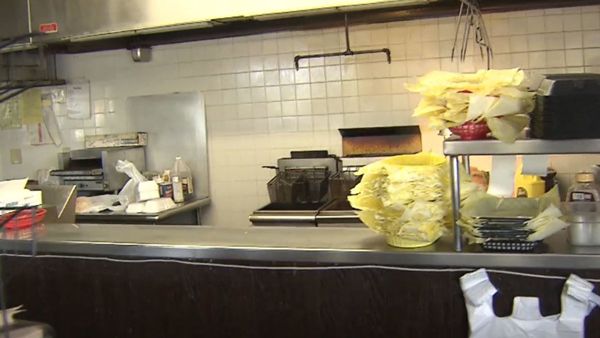 S. Fla. restaurant shut down by health inspectors for 4th time! bit.ly/2n1by9C https://t.co/Nj47ctNzvN