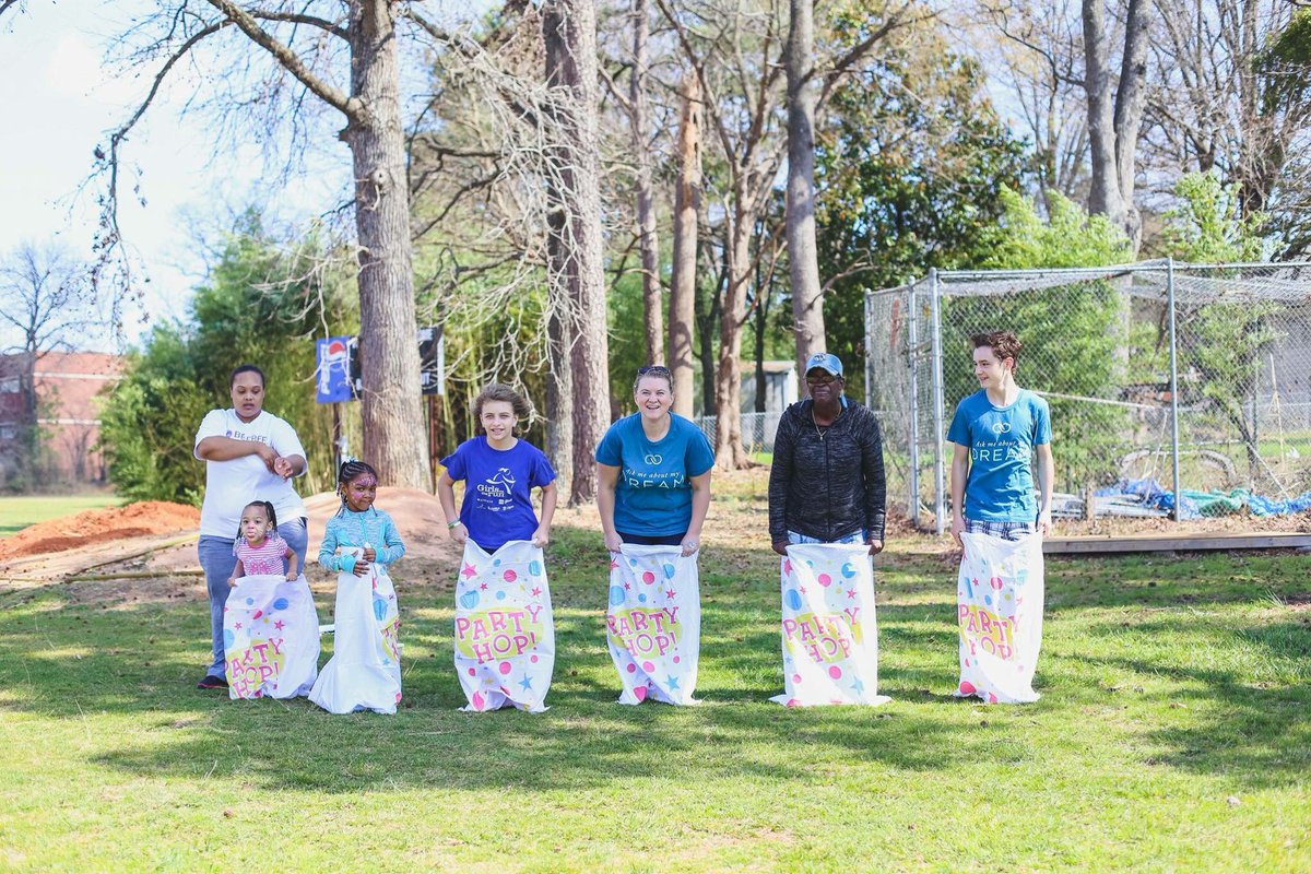 cmdreamcenter's tweet image. Jump into your work week in style. Let our volunteers and residents of J.T. Williams Adopt-A-Block lead the way.