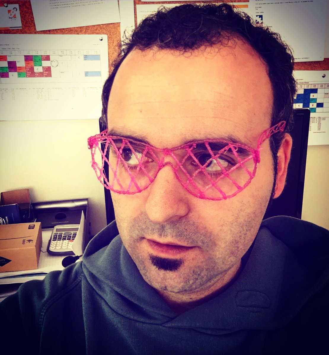 MarcSibila's tweet photo. Noves ulleres 3D !
#3d #3dpen #pla #molamolt #cretivitat #makers #diy #joguinanova #steameducation #en5minuts #frikie https://t.co/S4hhOXWMAg