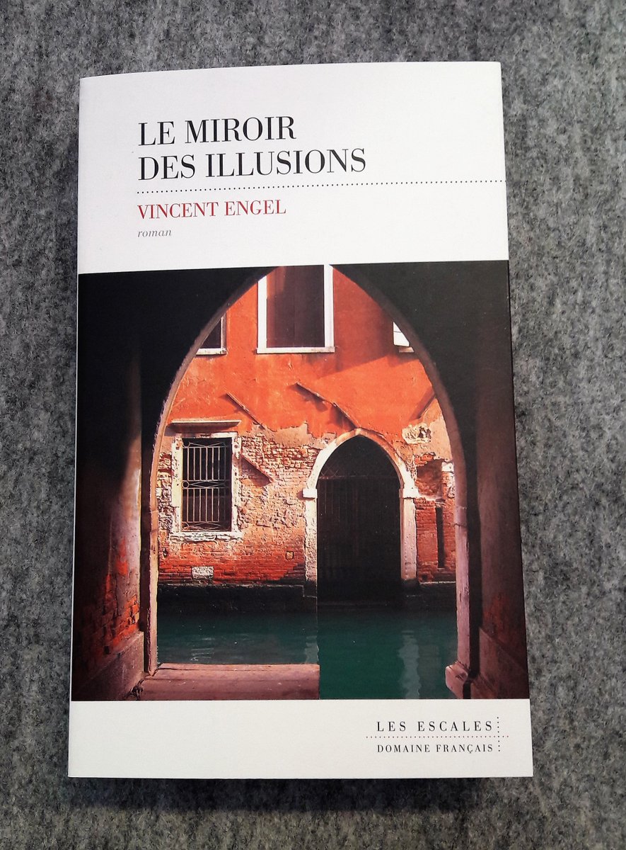 kbrbe's tweet photo. De Venise à New York en passant par Bruxelles, @engelvincent dépose "Le miroir des illusions" à la @kbrbe #dépôtlégal #flb2017 https://t.co/lcpO0idtHm