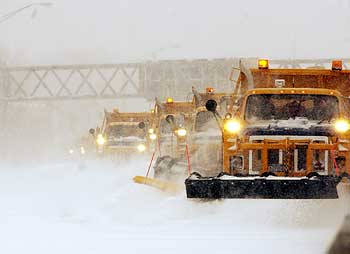 NYSDHSES's tweet photo. Stay off roads during &amp; after a #WinterStorm. If you must drive "Don't Crowd the Plow!" #WinterSafety https://t.co/GbsSxR3Oqb