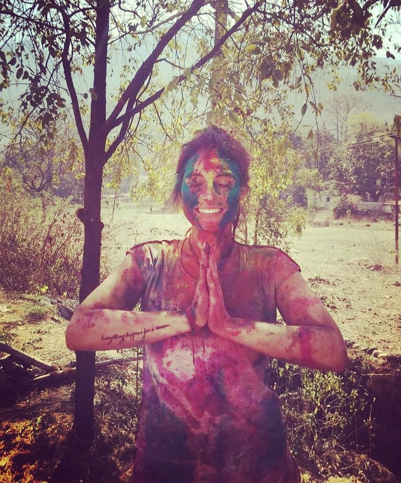 ¡Un día sin reír es un día perdido! 
#Felicidad #happyholi2017 #festivalofcolours #holi #FelizLunes