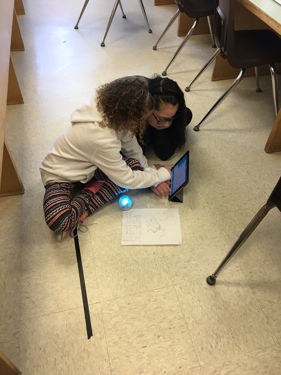 MrMongillo's tweet photo. Communication, collaboration, creativity and critical thinking! #4cs @SpheroEdu #sprklightninglab https://t.co/wdYFpGi7A4