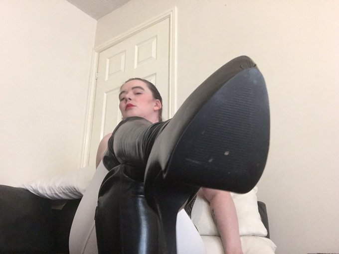 Who likes #boots ? Come play now https://t.co/01CokLJXs3 #femdom #bootfetish #webcam https://t.co/vf<a href="/tag/boots"class="tags">#boots</a><a href="/tag/femdom"class="tags"><span>#femdom</span></a><a href="/tag/webcam"class="tags"><span>#webcam</span></a><a href="/tag/bootfetish"class="tags"><span>#bootfetish</span></a>
