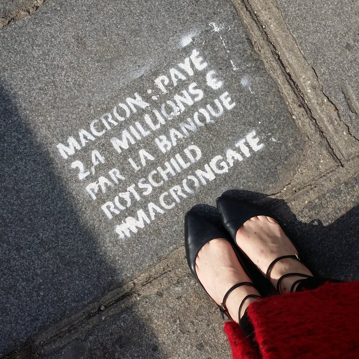 French elections, next step? Macron leads in  presidential election poll for the first time. #france #macron #franceelections2017 #paris