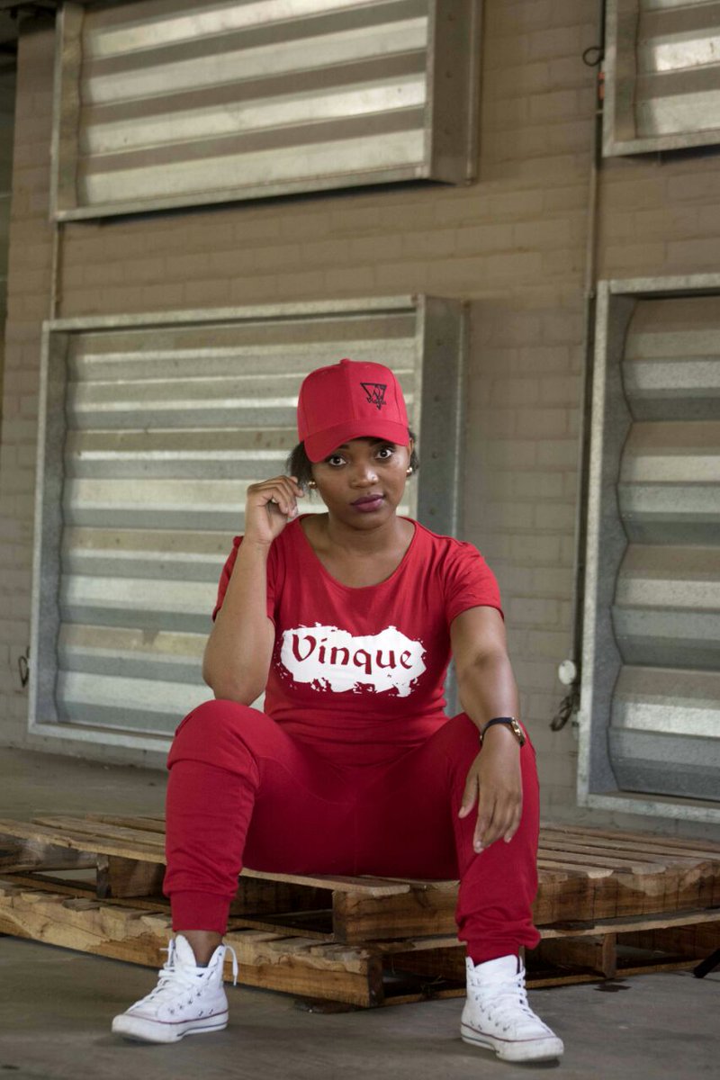 vinque_sa's tweet photo. #Vinque New merch
📷 @GlenMogGallery https://t.co/EiwAZkvW55