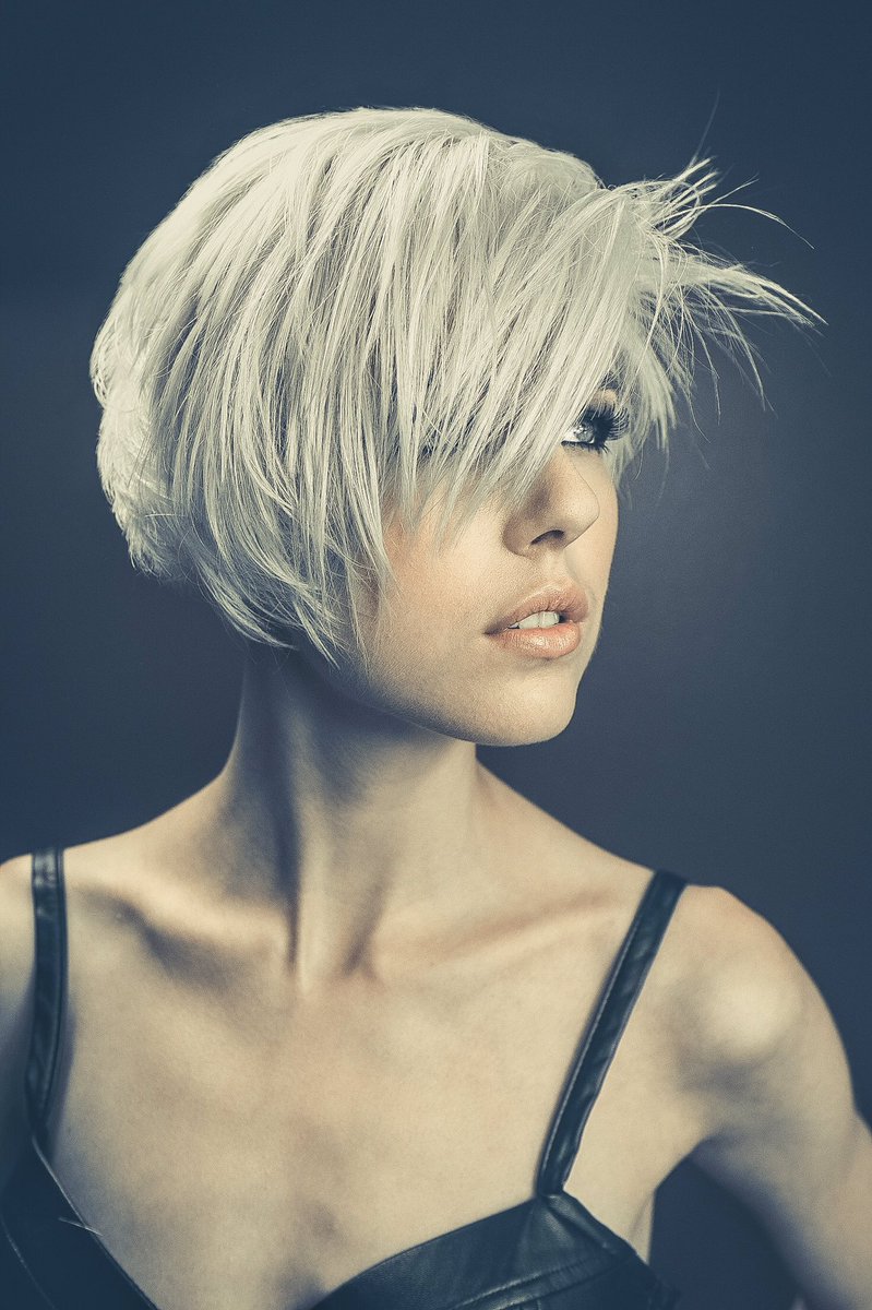 DonaldScottNYC's tweet photo. #TexturedFringe can be easily created with the Chop Stik Pro Razor & Prepare Liquid Tool Glide https://t.co/YLSHgkIm7s #RazorArtistry https://t.co/OqHIL8F0Ec