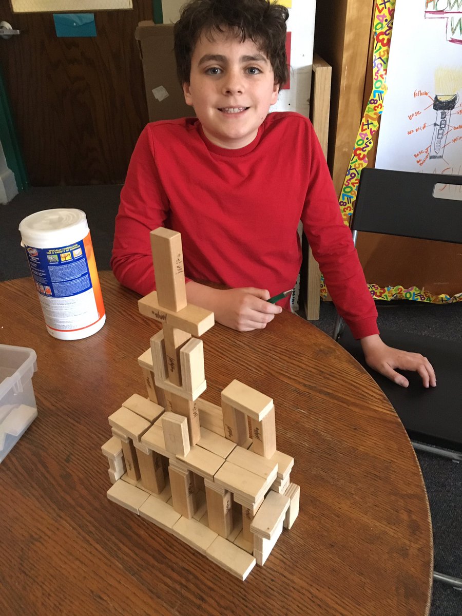 5G_Runkle's tweet photo. Having fun at indoor recess ! https://t.co/IsxznGzZeh
