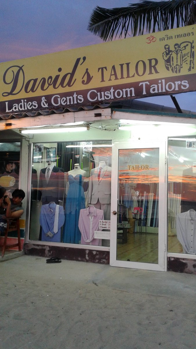 davidlanta1's tweet photo. The Beach Tailor 😀😀😀 https://t.co/tMU6NGR6wF