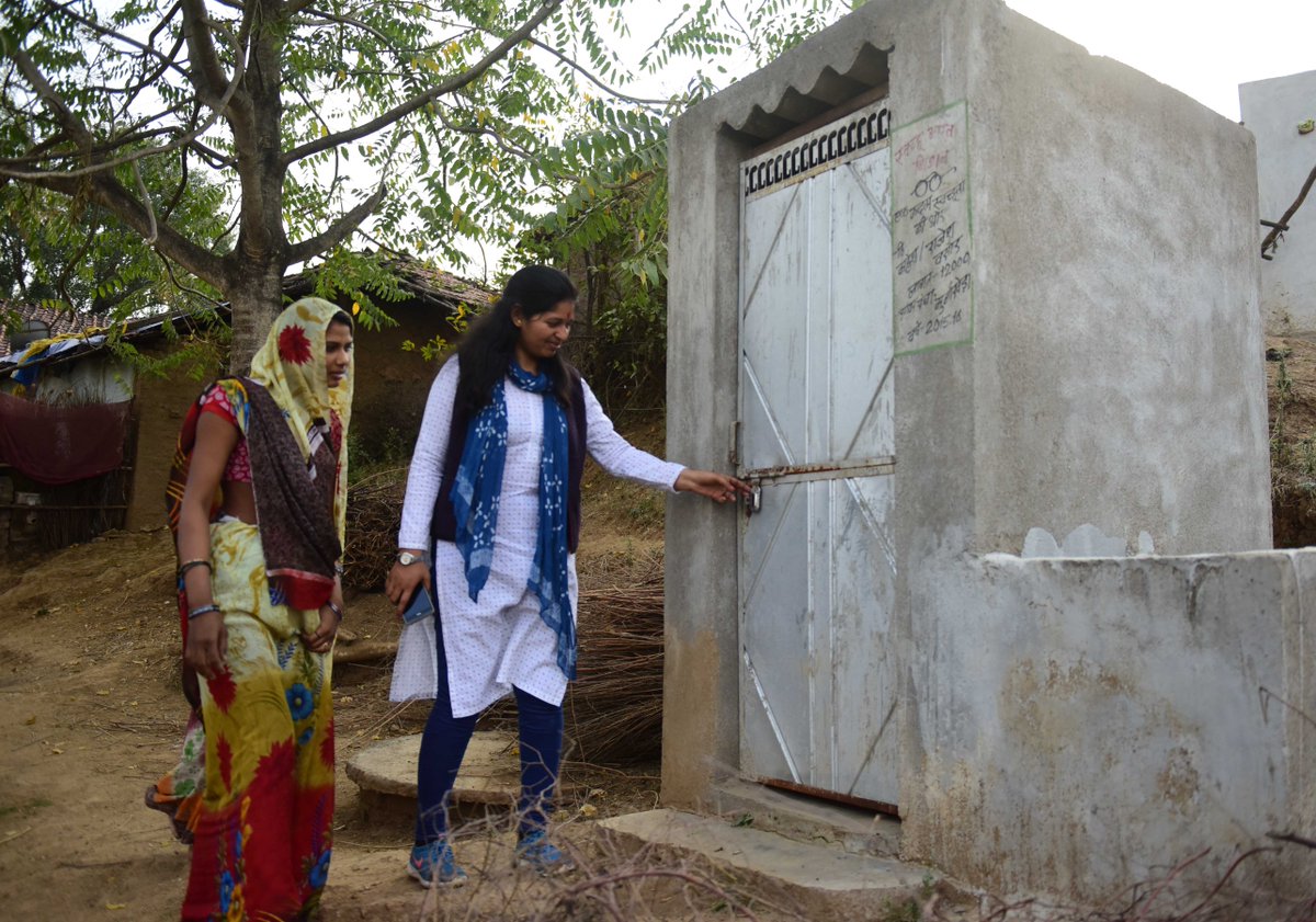 UNICEFIndia's tweet image. Working towards #MadhyaPradesh becoming open defecation free soon #ToiletsForProgress @teamswachh  @swachhbharat ow.ly/Un5O30ajMQ5