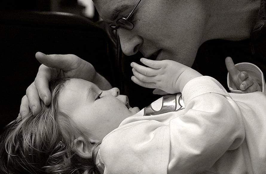 Superpapa_it's tweet photo. A volte temo che il mondo intero abbia dimenticato quanto possa essere preziosa la dolcezza. #Buongiorno #genitori #mamme #papà #citazione https://t.co/GDqG0Pyd0K