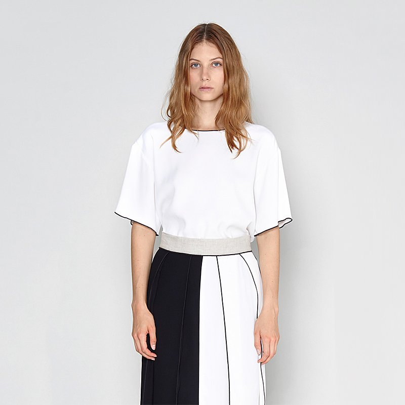 This season Swedish label <a href="/altewaisaome/">ALTEWAISAOME</a> presents soft silhouettes accentuated by contrasting narrow overlock edge > bit.ly/MC-ALTEWAISAOME
