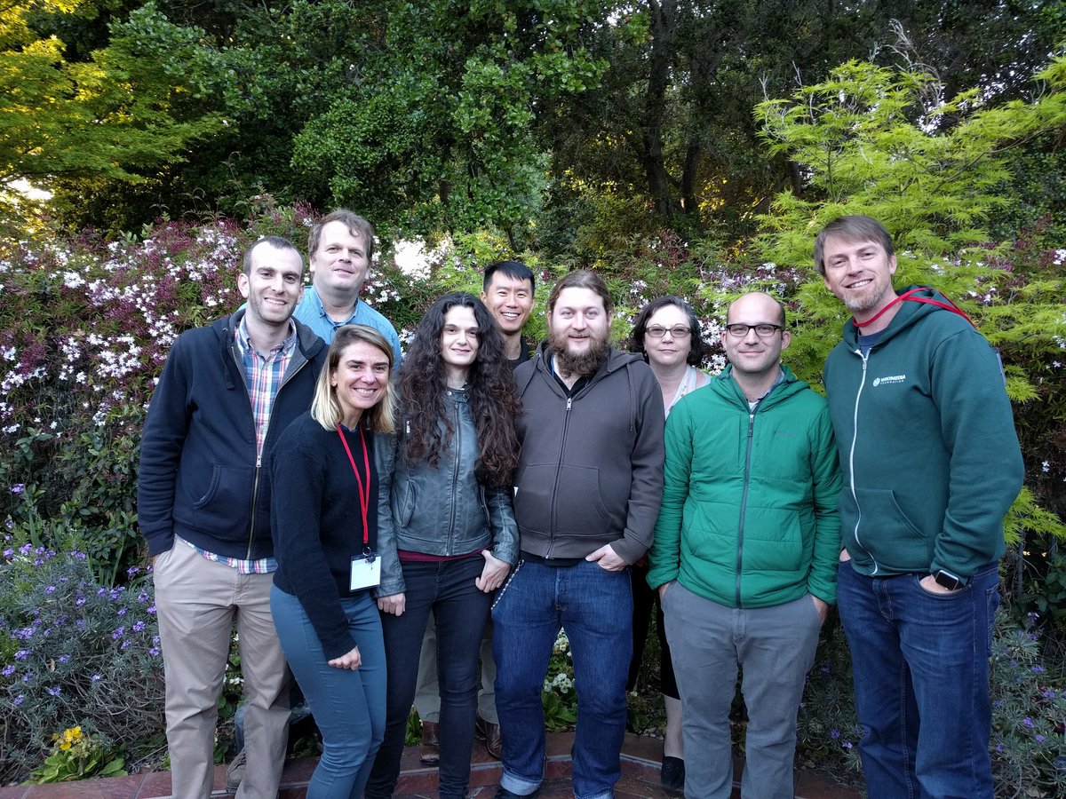 andrewsu's tweet image. The #genewiki #wikidata team at #biocuration2017