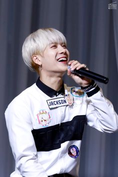kpopenquetes_ tweet picture