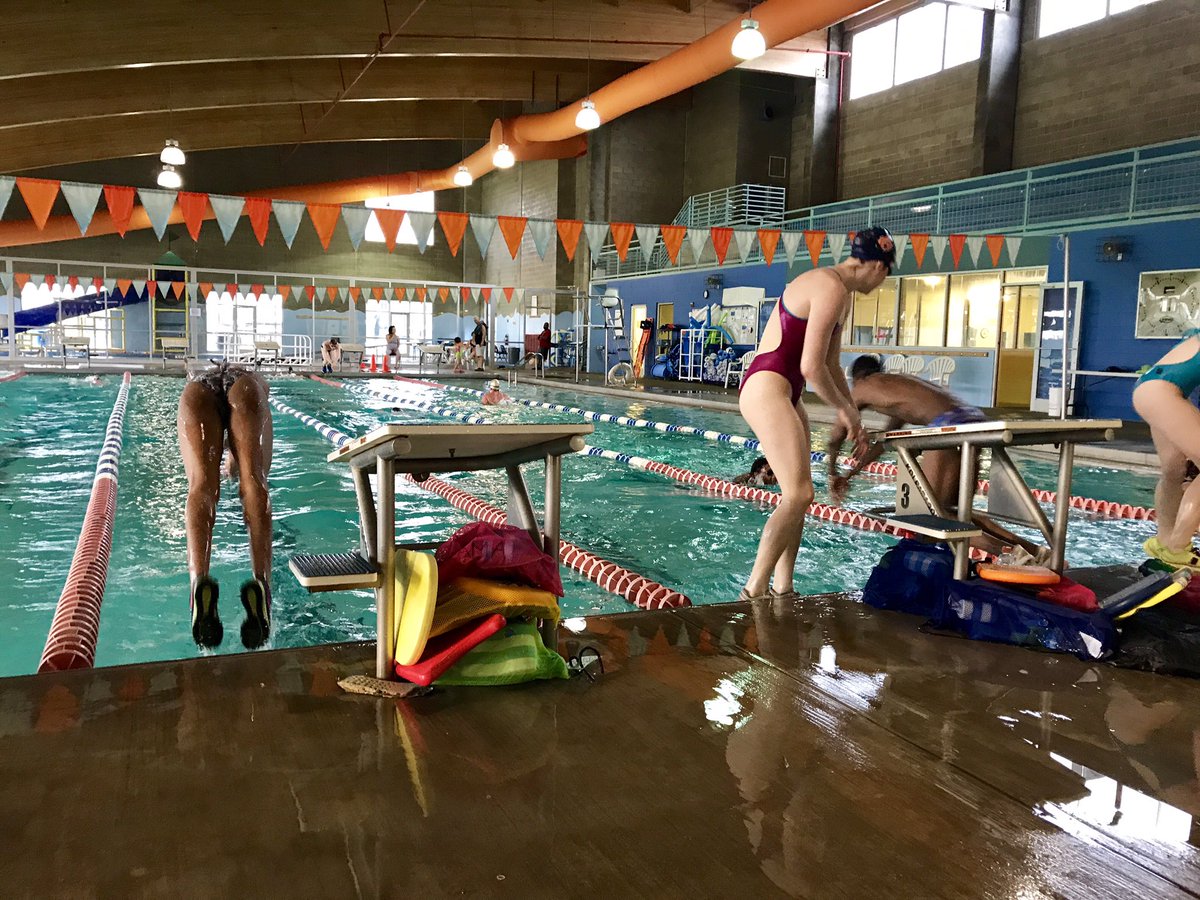 CoachDavidOrr's tweet photo. SRs gobbled up 400 IM In-N-Outs. #ShoeWeek #GoSunkist https://t.co/jYp7lgfxKj
