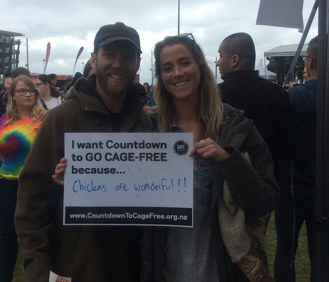 CageFree_Future's tweet photo. Chickens most certainly are! Please listen @woolworths, and name a date Countdown will go cage free #countdowntocagefree #woolworths https://t.co/KAxZ9UYegO