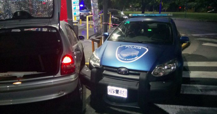 Cronica_ok's tweet photo. Robaron lavadero de autos y los "limpiaron" https://t.co/sr3mt9x8Pm #ConLoCaroQueEstáLavarElAuto #SacoLaManguera #LaOtraChe #MentesPodridas https://t.co/H08cjD0SU0